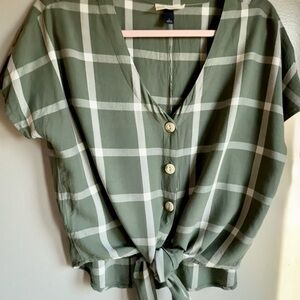 Universal Thread Shortsleeved Top